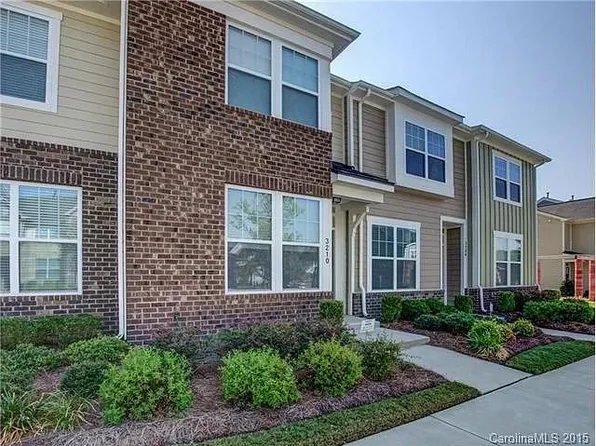 3210 Bending Birch Pl, Charlotte, NC 28206