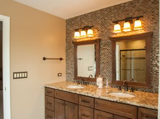 535 Spruce Tree Dr, Cary, IL 60013