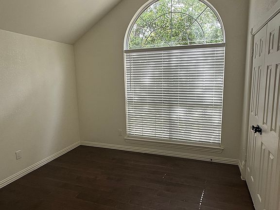 4th image of 1810 Orchard Dr