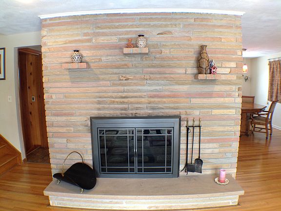 4th image of 150 Noel Dr