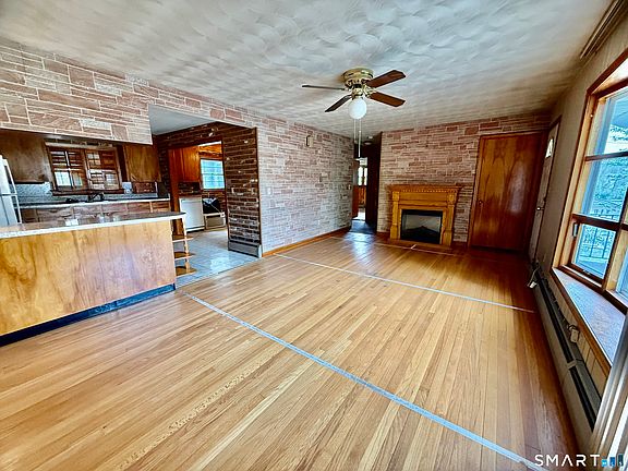 3rd image of 403 Woodtick Road