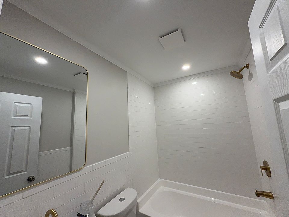 1st image of 1695 Foster Ave #1