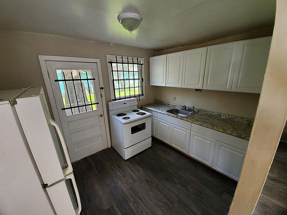 3rd image of 1358 W 23rd St