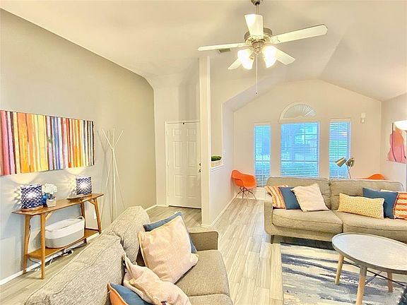4th image of 11022 Knobbley Oak Ct