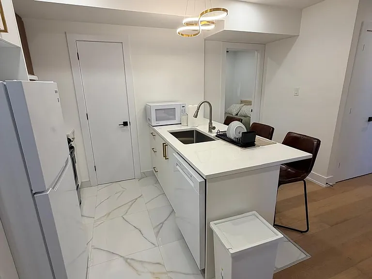 253 Duncairn Ave #B — Photo 9
