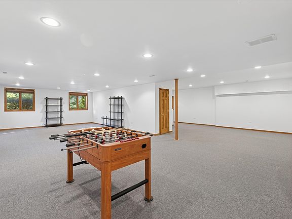 4th image of 14141 Persimmon Dr