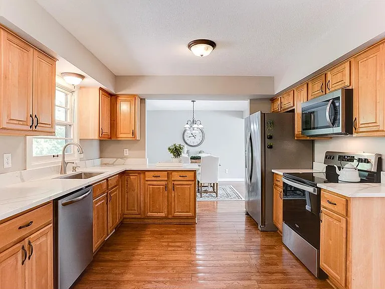 6416 Sherwood Ave — Photo 7
