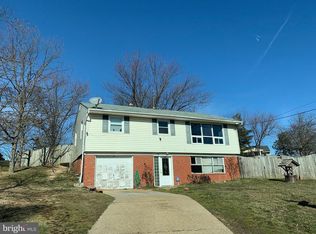 12 Leeds Rd, Hanover, MD 21076