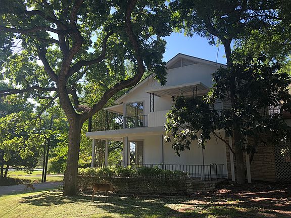 2nd image of 825 Park Dr Unit 7