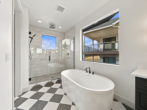 5th image of 15001 Pomidor Pl