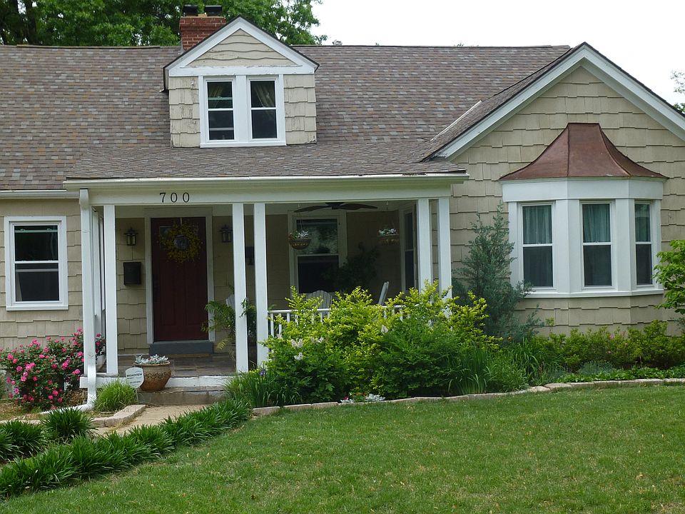 1st image of 700 E Meyer Blvd