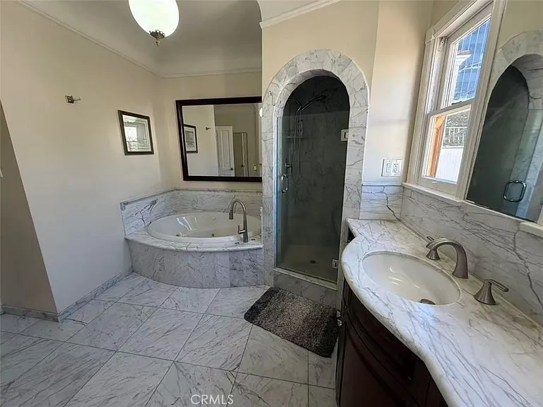 113 N Doheny Dr — Photo 13