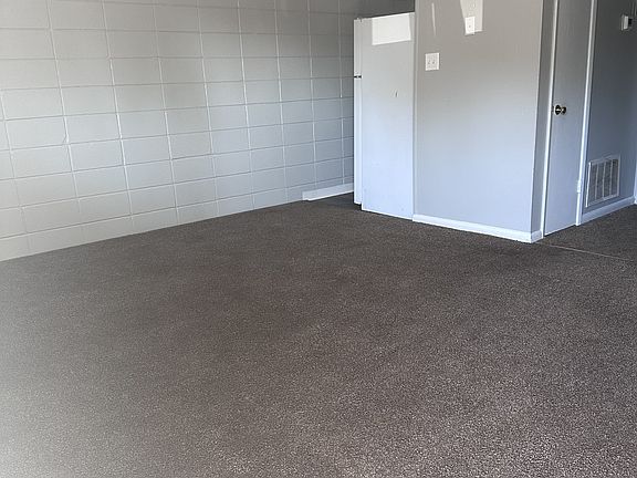 2nd image of 4017 Camellia Dr #B5