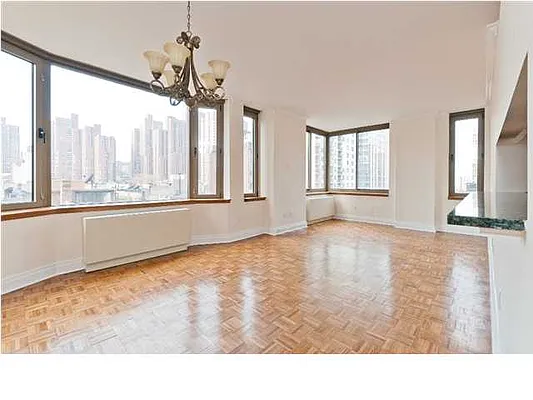 Sold by Mallan Real Estate Inc | media 4