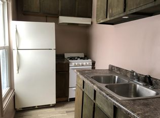 415 E 8th St, Waterloo, IA 50703