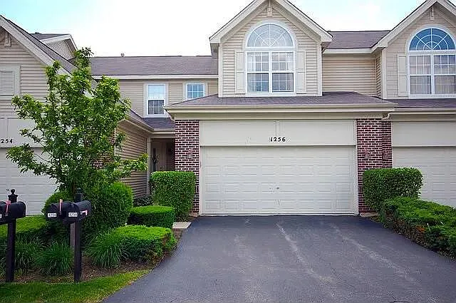 3 bed, 2.5 bath, 1910 sqft, $2,950 — Photo 1