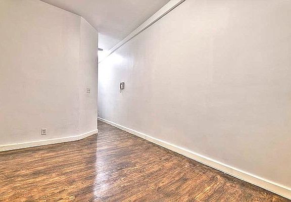 4th image of 58 E 1st St APT 3B1