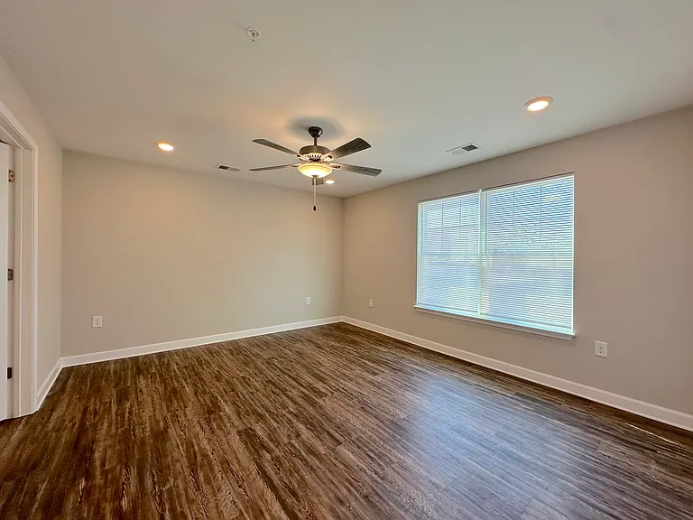 Westbrook Apartments — Photo 18