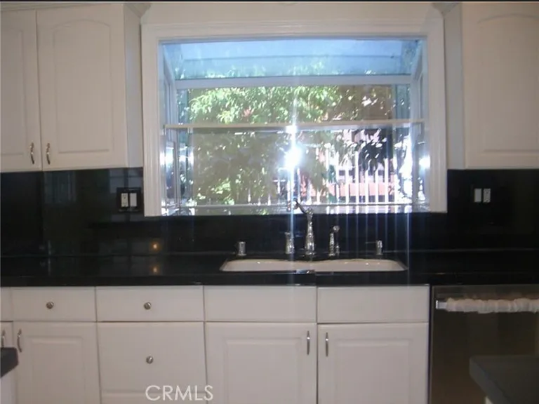 20447 Coulson St — Photo 8