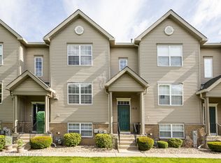 1913 S Austrian Pine St, Lockport, IL 60441