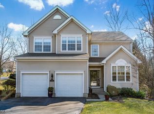 1 Chestnut Ridge Ct, Little Falls, NJ 07424
