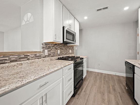 4th image of 3045 Lancaster Gate St