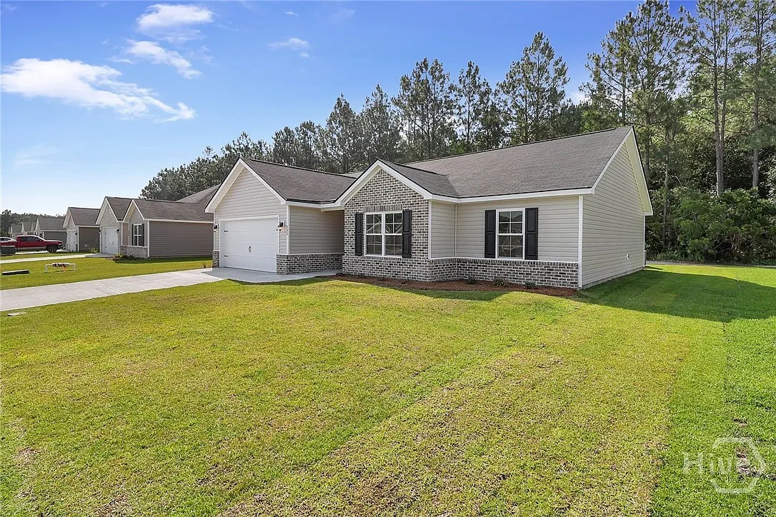 3 bed, 2.0 bath, 1565 sqft, $1,900 — Photo 1