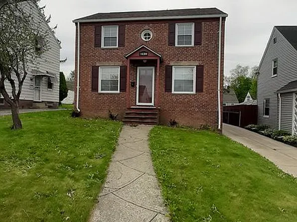 18304 Highland Dr, Maple Heights, OH 44137