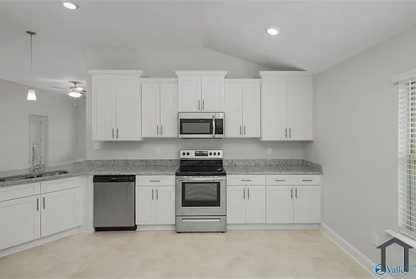 225 Alonzo Toney Dr — Photo 7