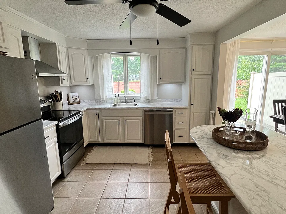 3 Mansion Woods Dr #C