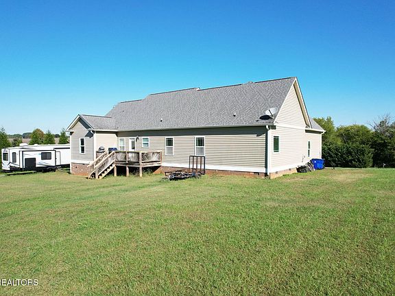 4th image of 237 Windermere Ln