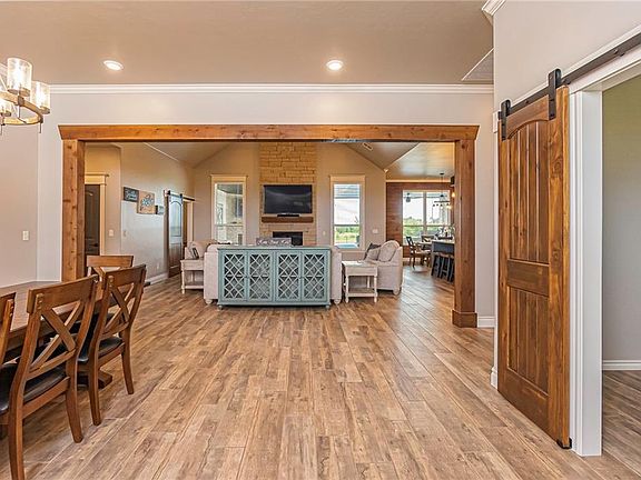 5th image of 178 Orchid Ct