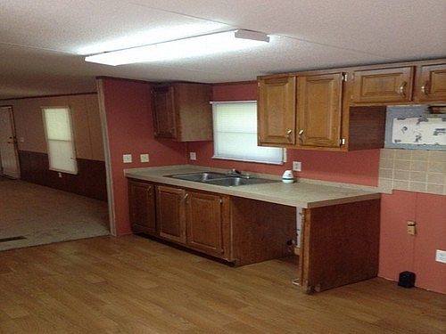 3rd image of 675 Hamilton Street