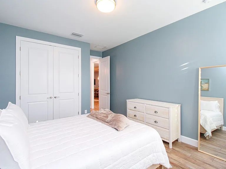 9423 Terresina Dr — Photo 30