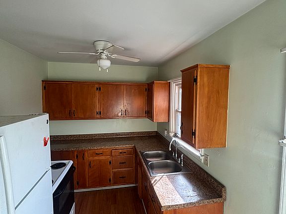 4th image of 102 W McNutt St #B