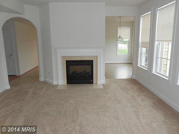 3rd image of 124 Teal Ln
