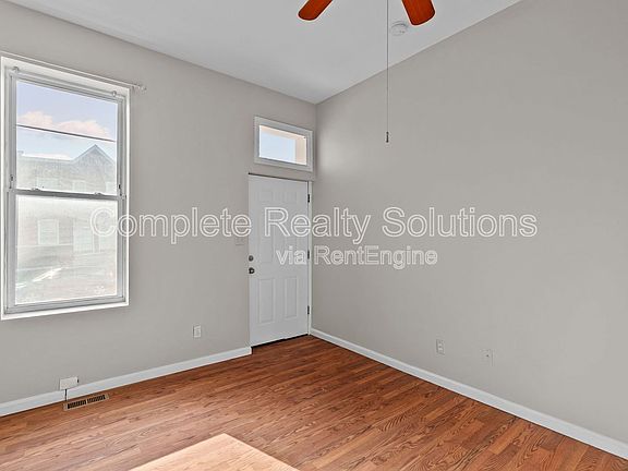 5th image of 3021 Iowa Ave #1F