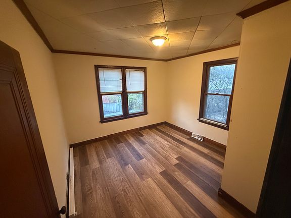 5th image of 918 High St #1