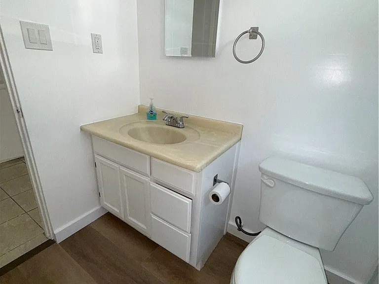 1805 S Rimpau Blvd — Photo 10