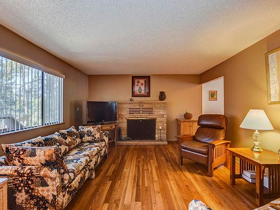 4th image of 1123 S Hill Dr