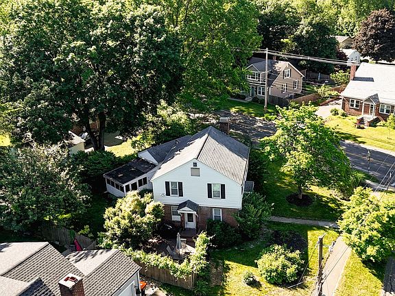 4th image of 1 Lexington St