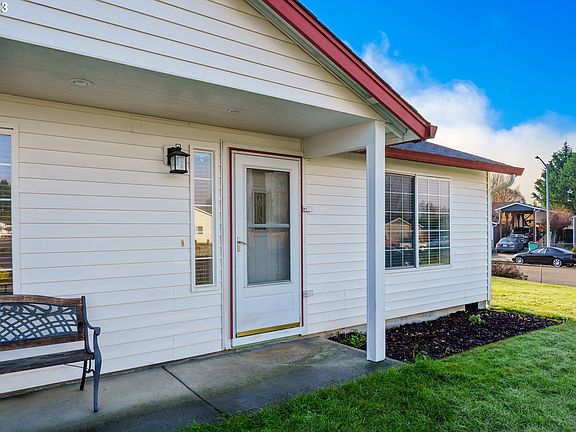 4th image of 515 NW 21st Cir