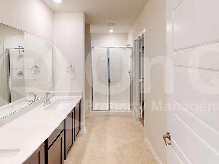3920 Glastonbury Rd — Photo 17