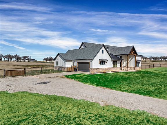 3rd image of 1250 Turpin Lake Rd