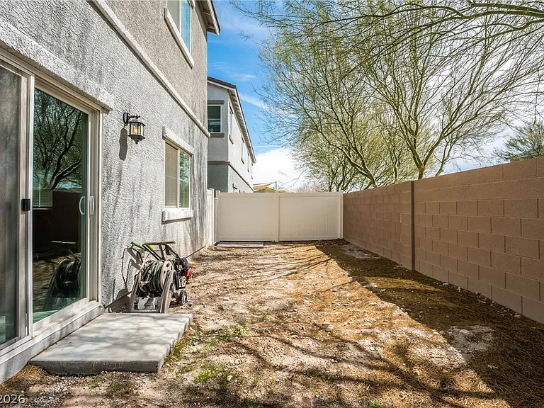 2725 Rainy Meadows Ave — Photo 37