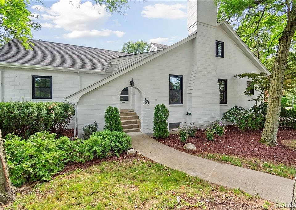 93 Oakdale Blvd, Pleasant Ridge, MI 48069 MLS 20230063880 Zillow