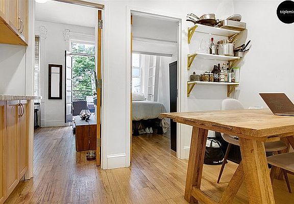 4th image of 115 W 78th St APT 3R