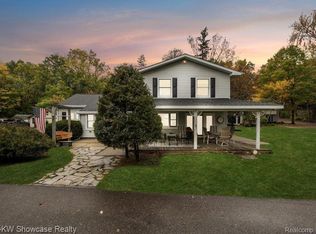 612 Sunrise Park St, Howell, MI 48843