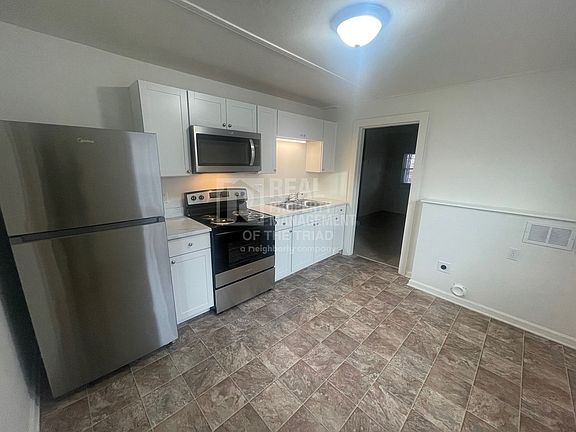 3rd image of 529 N Washington Ave