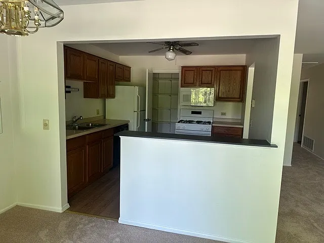 380 Heather Ct #2B — Photo 10